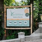 Sfeervol Houten Met Omheinde Tuin Op De Veluwe *