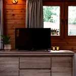 Sfeervol Houten Met Omheinde Tuin Op De Veluwe בית נופש *