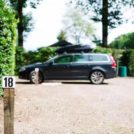 Sfeervol Houten Met Omheinde Tuin Op De Veluwe בית נופש אפ