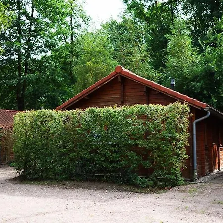 Sfeervol Houten Met Omheinde Tuin Op De Veluwe * 에페