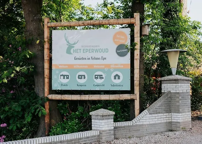 Sfeervol Houten Met Omheinde Tuin Op De Veluwe *