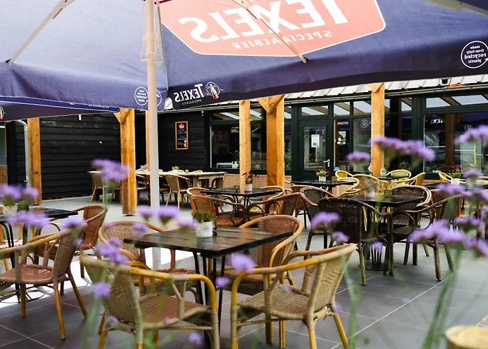 Holiday home Sfeervol Houten Met Omheinde Tuin Op De Veluwe