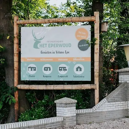 Sfeervol Houten Met Omheinde Tuin Op De Veluwe *